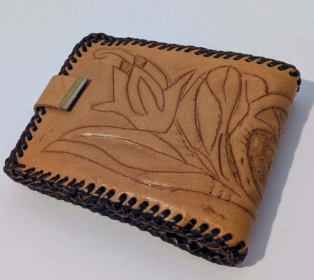 Leather Wallet Western Floral Tooled Bifold GREAT CONDITION Vintage
